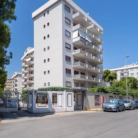 Apartment Bright With Terrace & Parking Bari