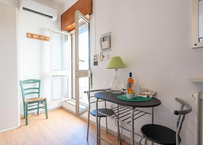 Bright With Terrace & Parking Apartment