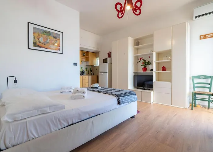 Apartment Bright With Terrace & Parking